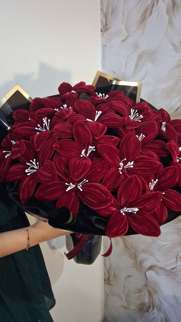 Royal Red Velvet Flower Bouquet – Premium Artificial Roses for Romantic Gifting